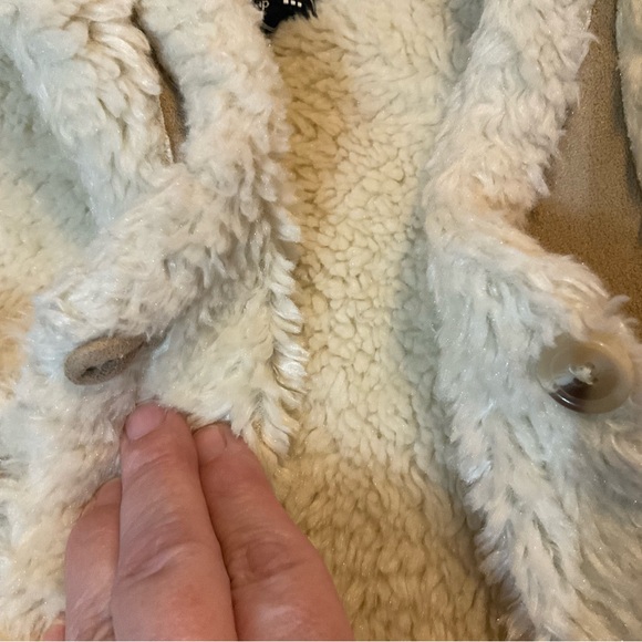 Cozy Tan & Cream Kids Vest by GAP - Picture 3 of 8